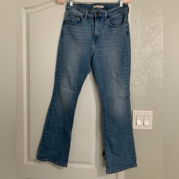 Levi’s Women's Jeans 725 - Picture 1 of 4